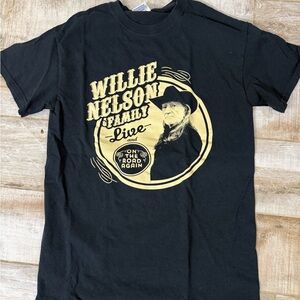 Gildan Black T-Shirt with Gold Graphic Willie Nelson